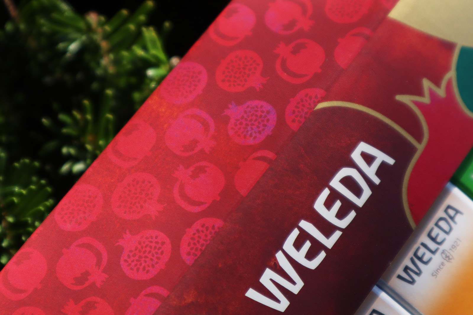 ヴェレダ（WELEDA）クリスマスコフレパッケージパッケージ_7