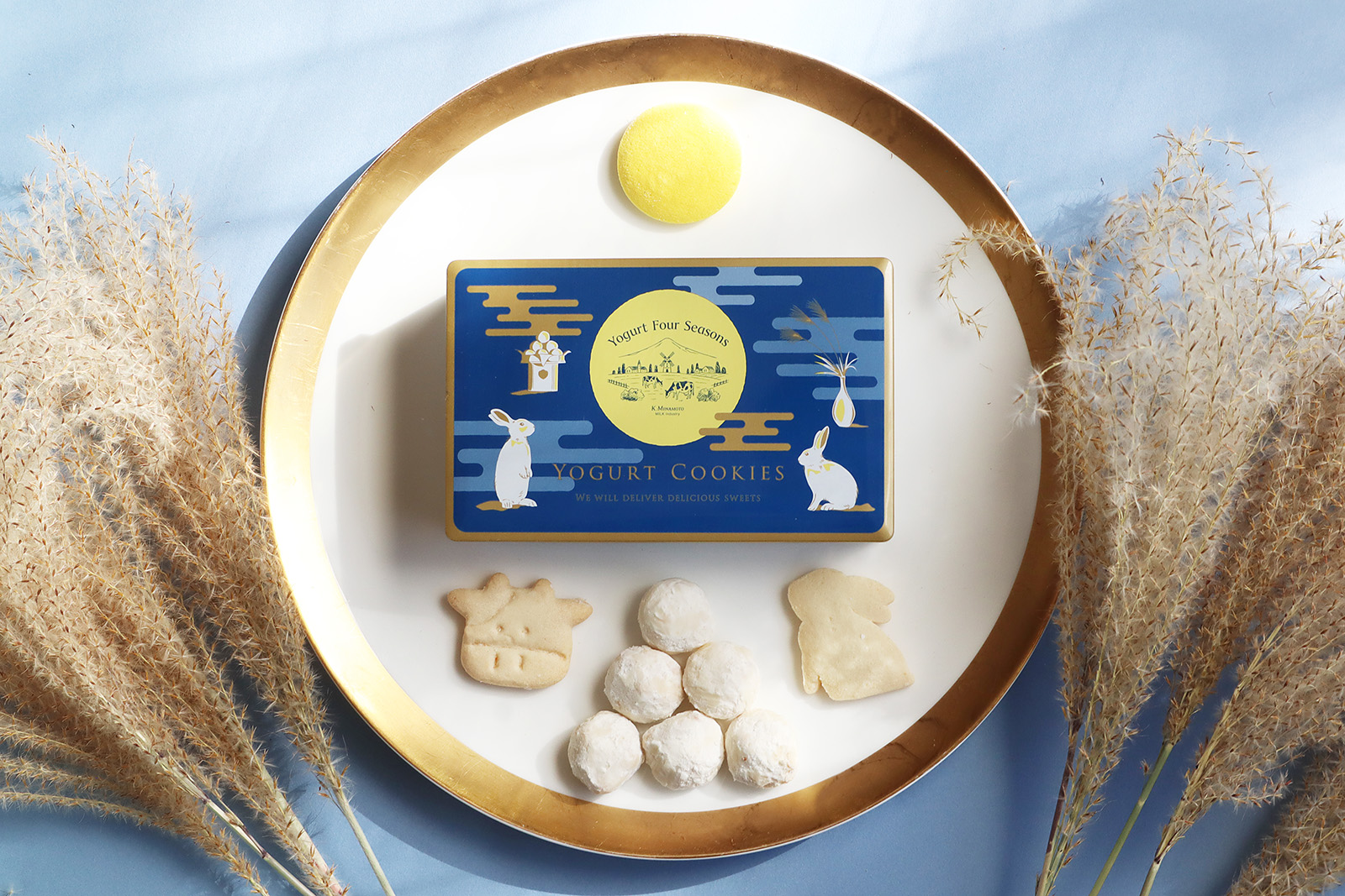 Yogurt Four Seasons「お月見クッキー缶」パッケージデザイン_1